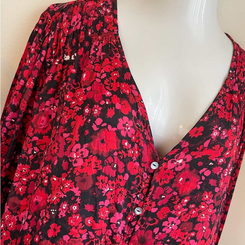 NWT-LANE BRYANT PLUS SIZE 26/28 W
WOMEN’S TOP